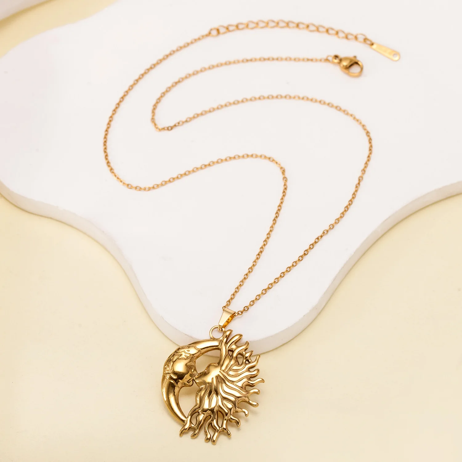 Collar de sol y luna para pare - Vintage Fashion Looks reseña y precio